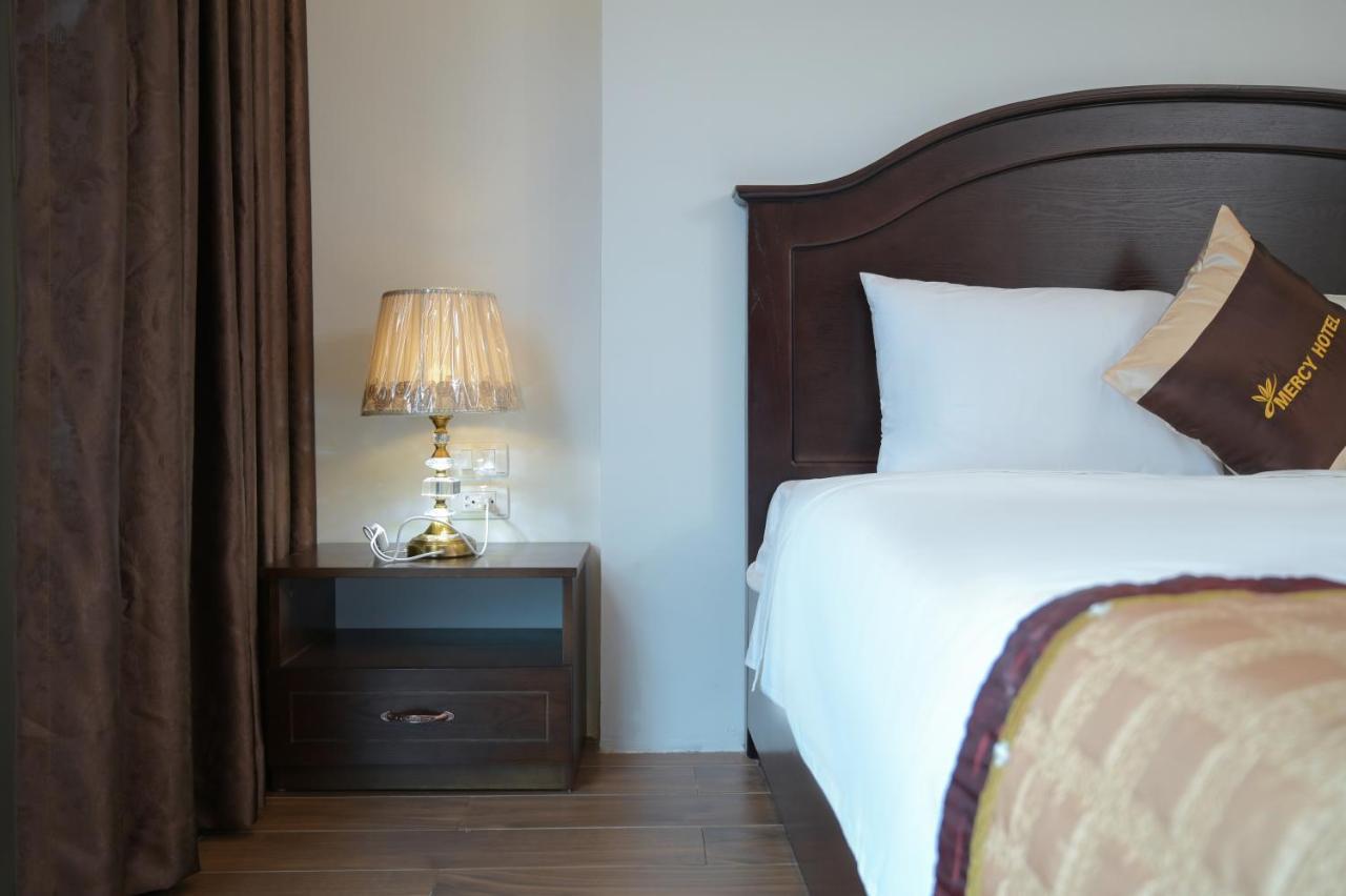 Mercy Hotel Hanoi Buitenkant foto